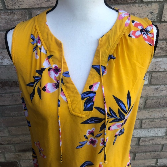 Old Navy Yellow Floral Blouse - Picture 3 of 4